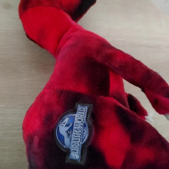 Jurassic World Red Dinosaur - Picture 3 of 6